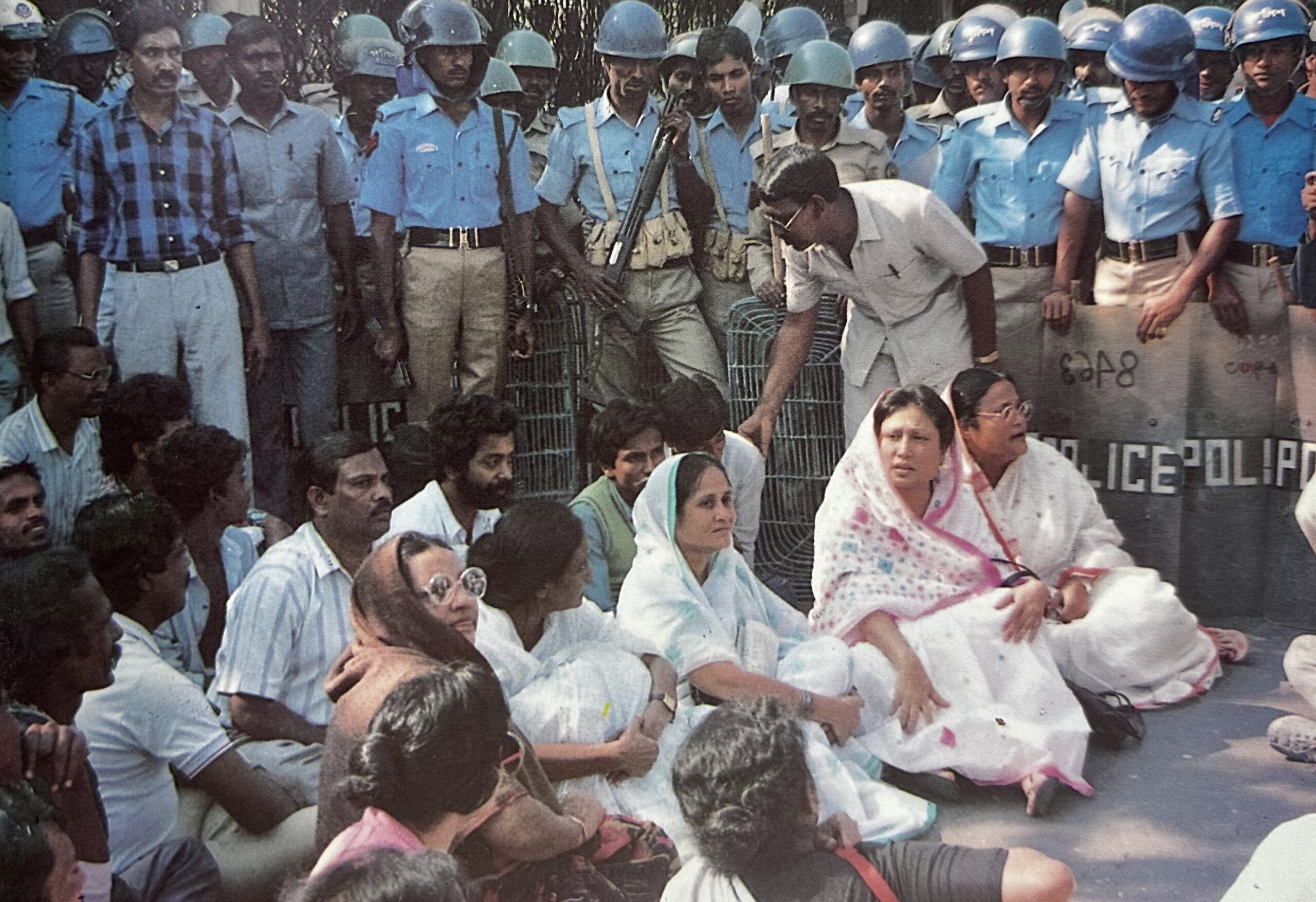 আপসহীন নেত্রী বেগম খালেদা জিয়া