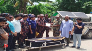 দে‌শে ফি‌র‌লো কলকাতায় হো‌টে‌লে অ‌গ্নিকা‌ণ্ডে নিহত সাজুর মর‌দেহ, রেবতীর শেষকৃত‌্য হ‌লো কলকাতায়