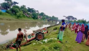 সাতক্ষীরার কালিগঞ্জে শিশুকে বাঁচাতে যমুনার খালে ট্রলি